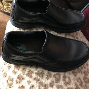 Men’s size 8 Black slip on shoes